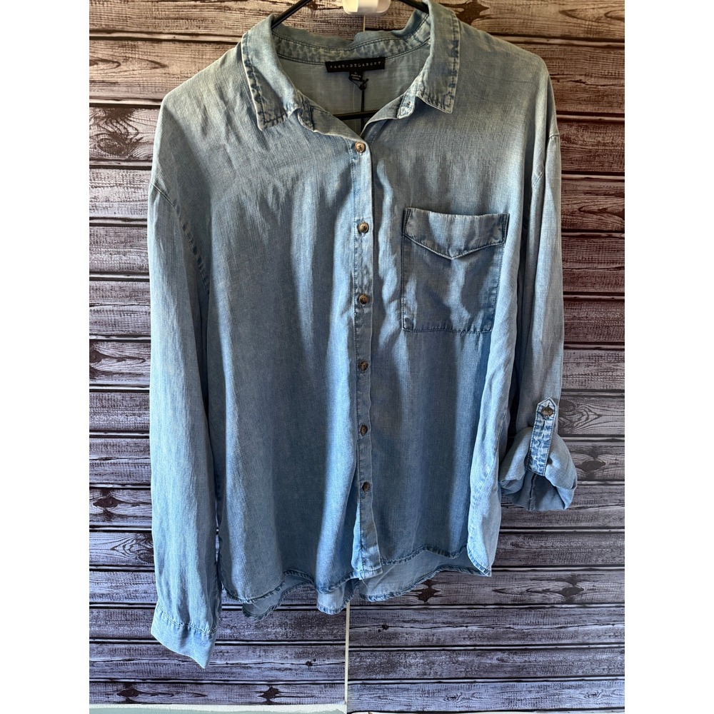 Jane + Delancey Women's Long-Sleeved Button Down Top Size L Blue Chambray NWT